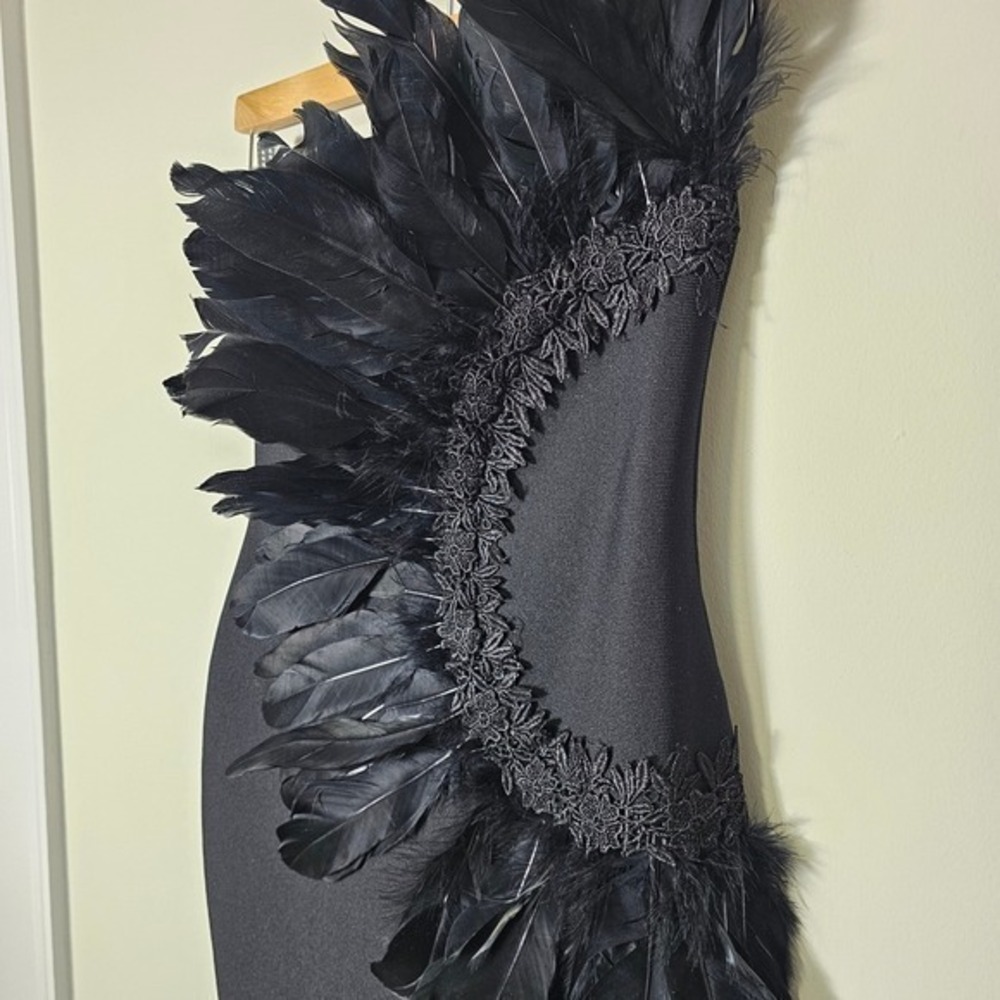 Black Feathered Mini Dress Bodycon Going Out Holiday LBD Party Stretch Small ~ - Picture 3 of 9